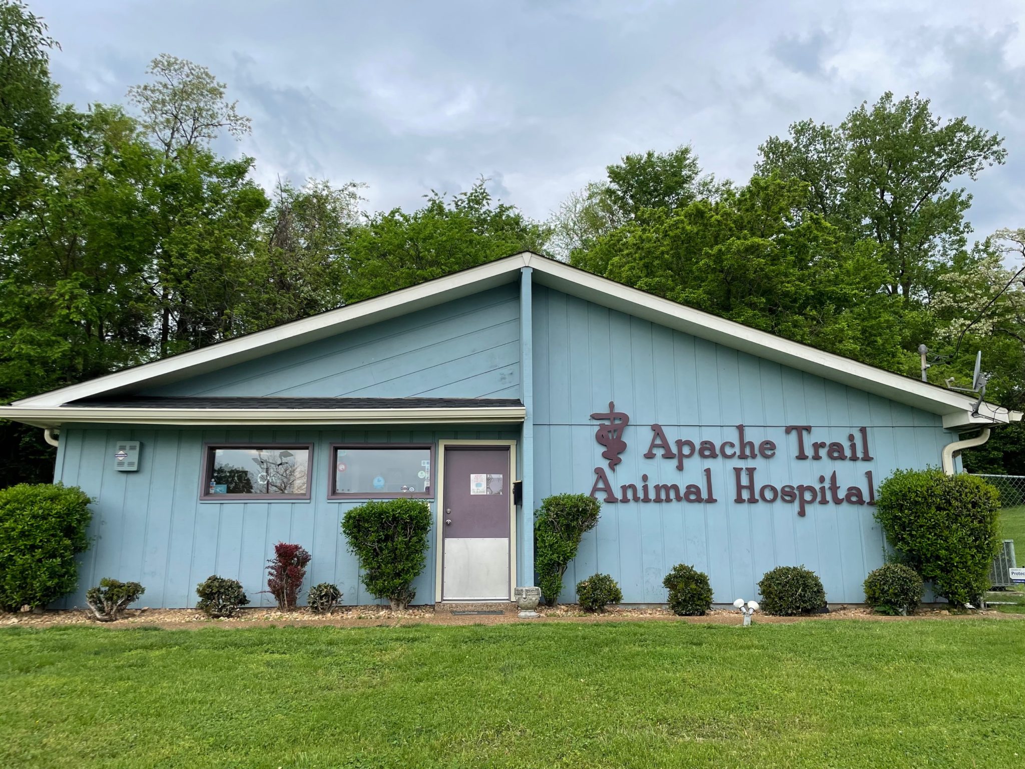 Apache Trail Animal Hospital Exterior 3